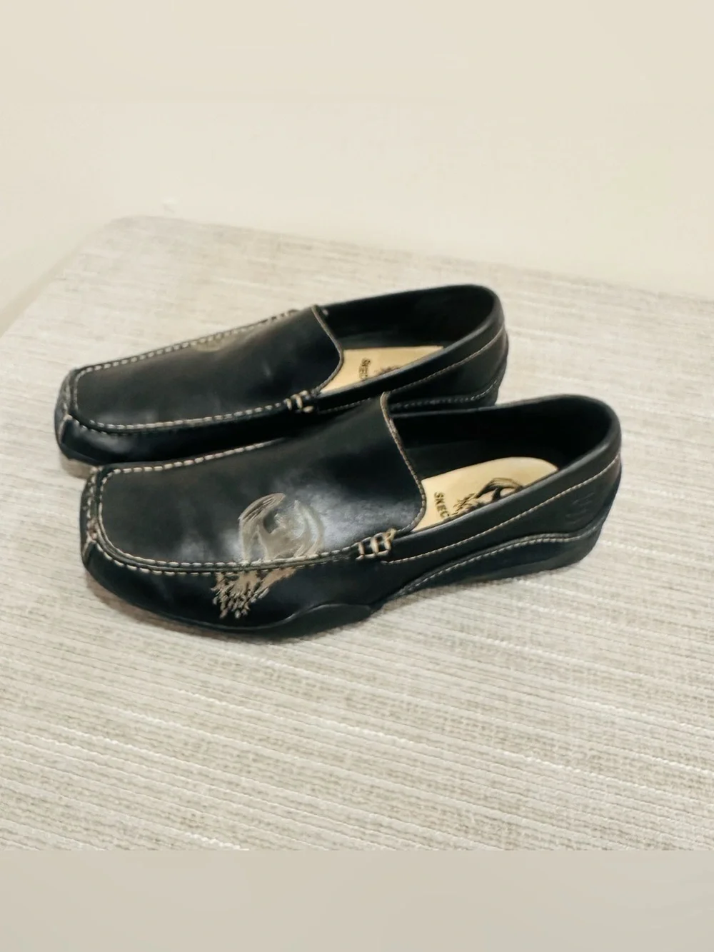 Skechers Phoenix Men’s Black Soft Leather Slip On Loafers Moc Toe Shoes Sz 10,5